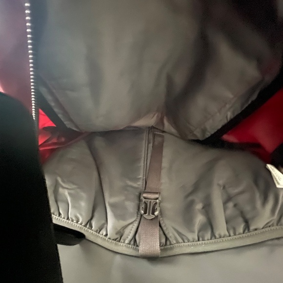 North Face Recon Backpack Red, Gray and Black - Picture 6 of 6